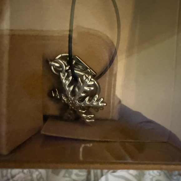 NWT Coach Boxed Mini Wallet On Chain In Signature Canvas Glacier White /2 charms - Picture 8 of 14